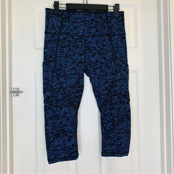Lululemon Outrun 17" Crop Leggings Iced Wave Capri Black Size 6 - Picture 1 of 9